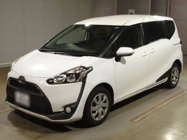 TOYOTA SIENTA — фото