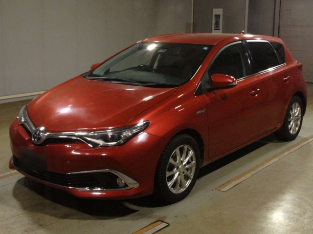 TOYOTA AURIS — фото