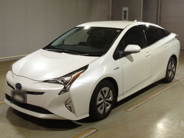 TOYOTA PRIUS — фото