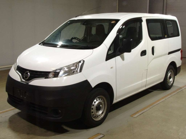 NISSAN NV200 — фото