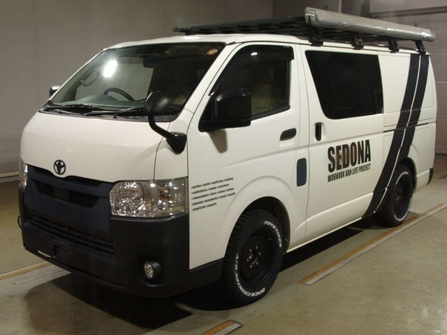 TOYOTA HIACE — фото