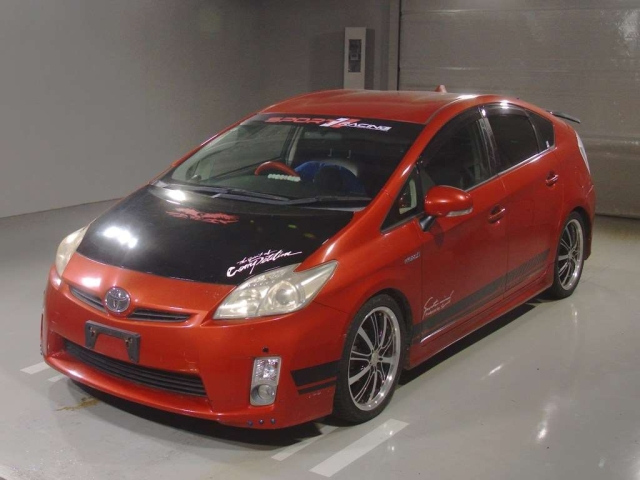 TOYOTA PRIUS — фото