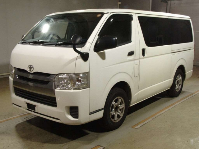 TOYOTA HIACE VAN