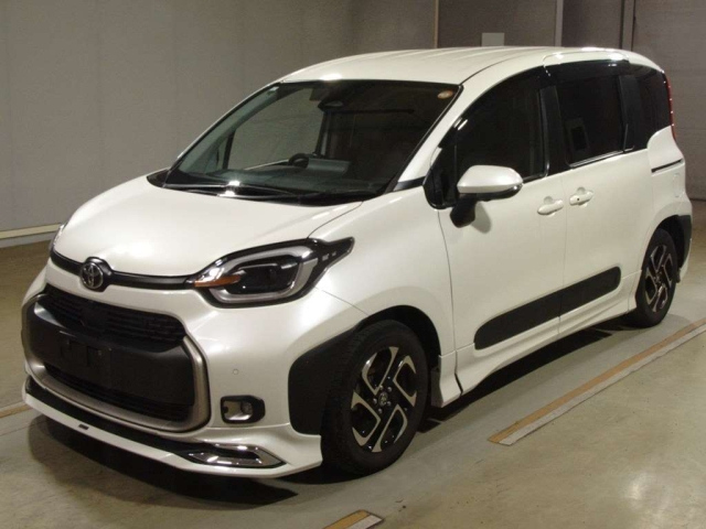 TOYOTA SIENTA — фото