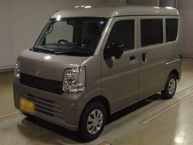 NISSAN CLIPPER — фото