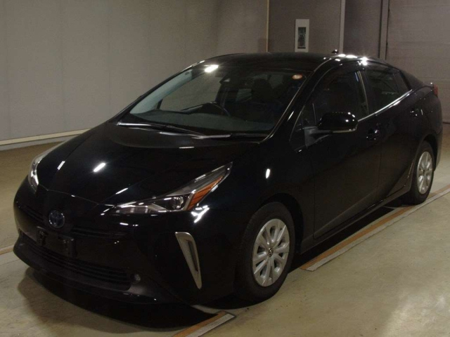 TOYOTA PRIUS — фото