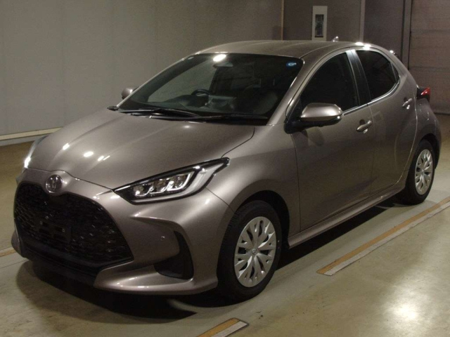 TOYOTA YARIS — фото