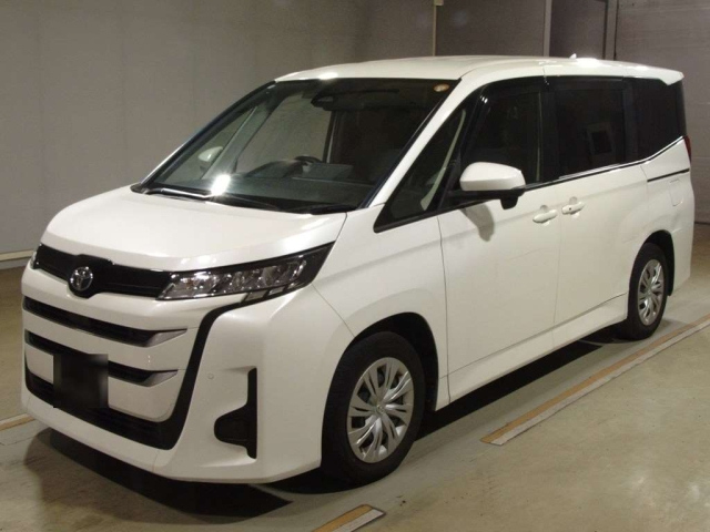 TOYOTA NOAH — фото