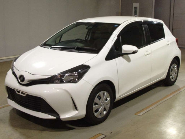 TOYOTA VITZ — фото