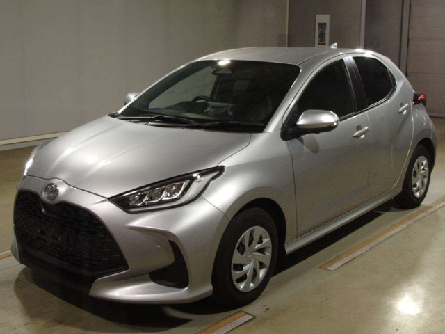 TOYOTA YARIS — фото