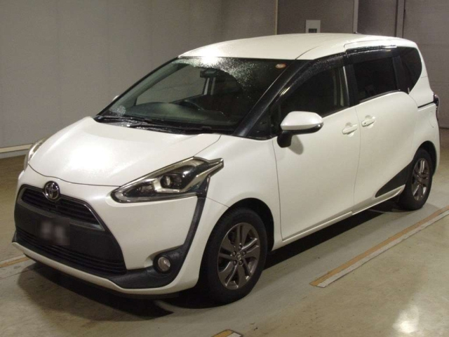 TOYOTA SIENTA — фото
