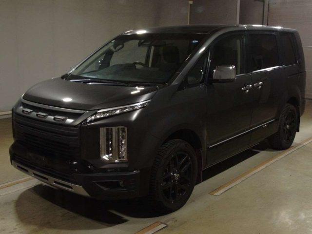MITSUBISHI DELICA D5
