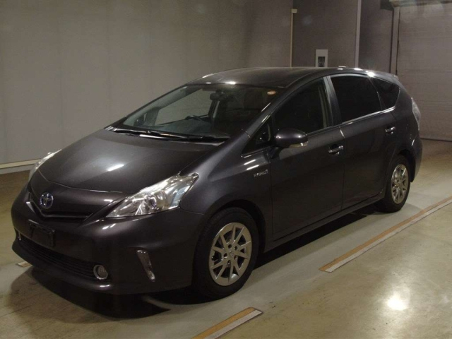 TOYOTA PRIUS — фото