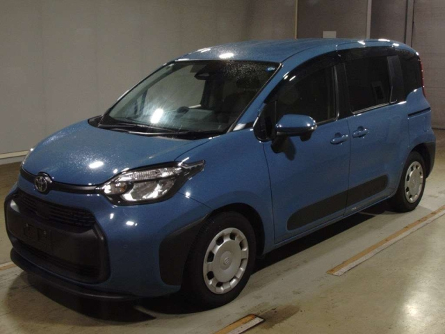 TOYOTA SIENTA — фото