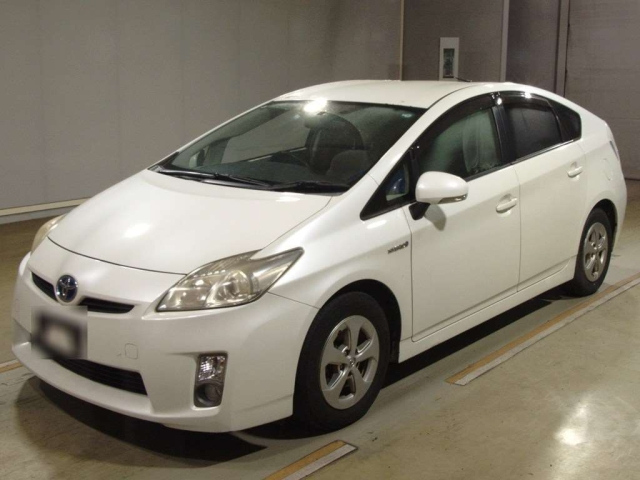 TOYOTA PRIUS — фото