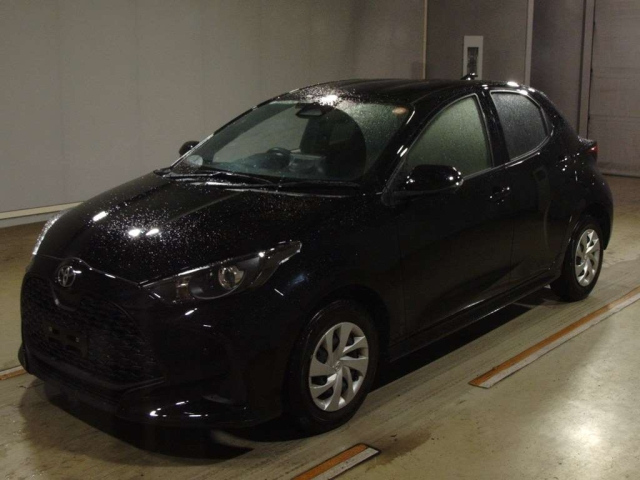 TOYOTA YARIS — фото