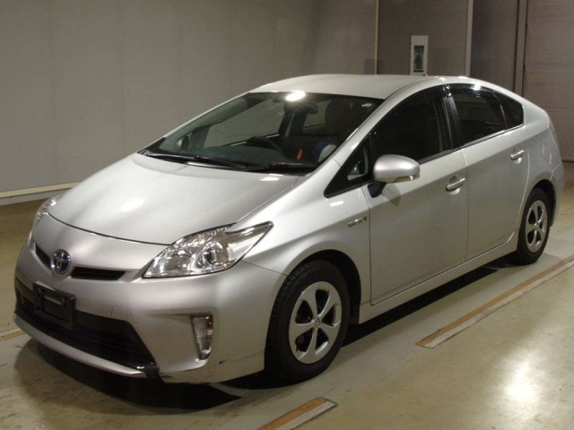 TOYOTA PRIUS — фото