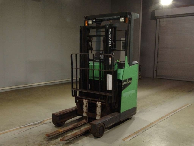 TOYOTA FORKLIFT