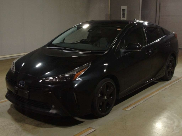 TOYOTA PRIUS — фото