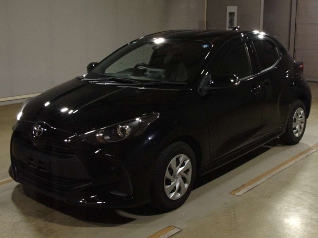 TOYOTA YARIS — фото
