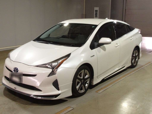 TOYOTA PRIUS — фото