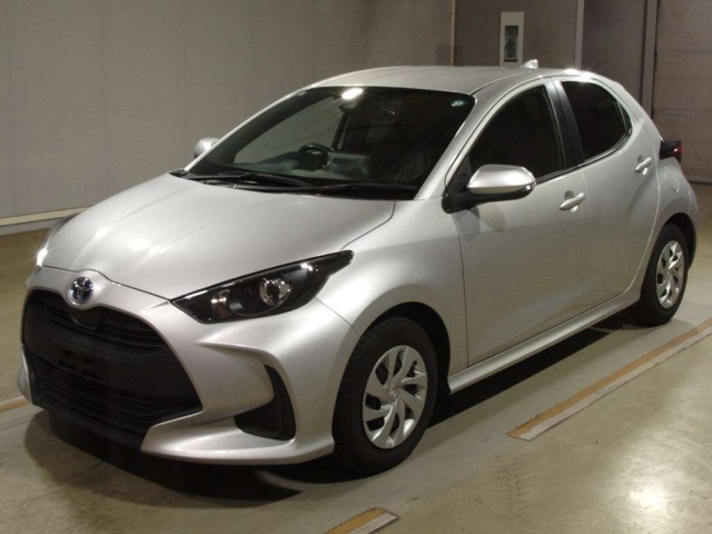 TOYOTA YARIS — фото