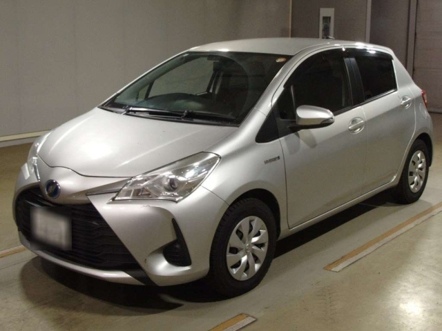 TOYOTA VITZ — фото