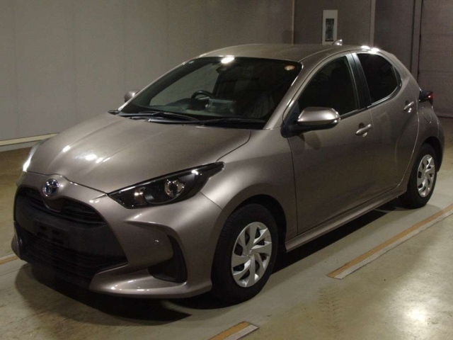 TOYOTA YARIS — фото