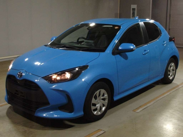 TOYOTA YARIS — фото