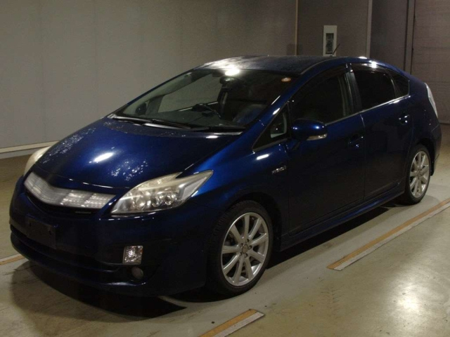 TOYOTA PRIUS — фото