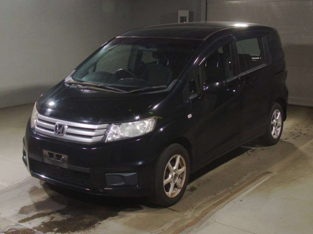 HONDA FREED — фото