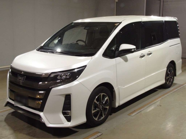 TOYOTA NOAH — фото