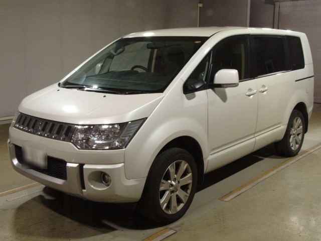 MITSUBISHI DELICA — фото