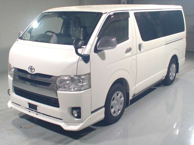 TOYOTA REGIUS — фото