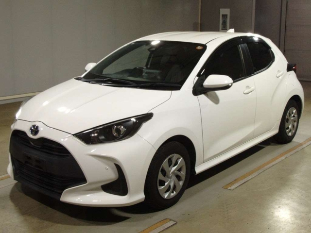 TOYOTA YARIS — фото