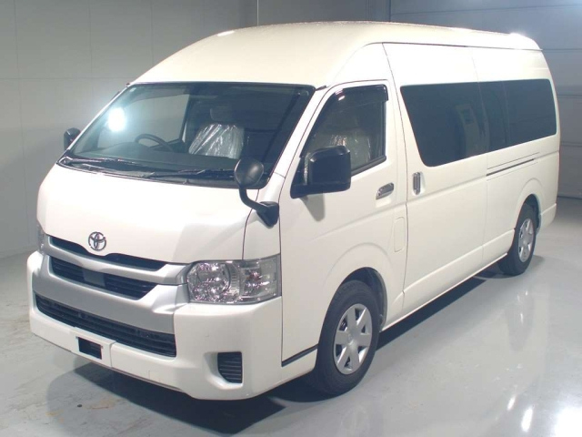 TOYOTA HIACE — фото