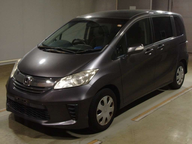 HONDA FREED — фото