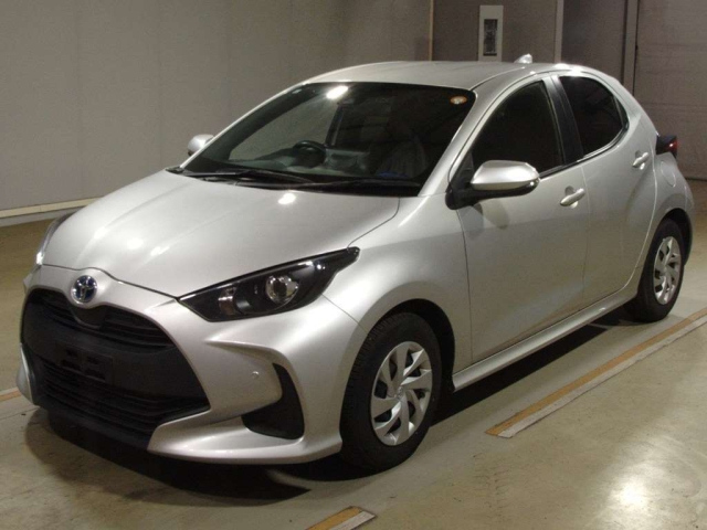 TOYOTA YARIS — фото