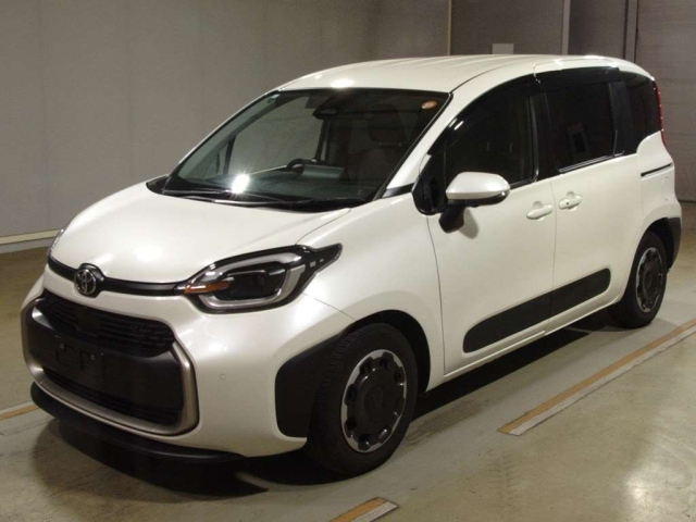 TOYOTA SIENTA — фото