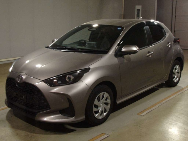 TOYOTA YARIS — фото