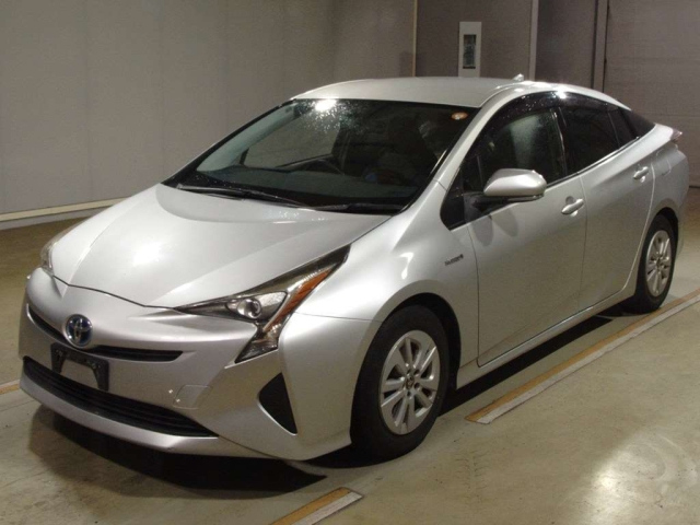 TOYOTA PRIUS — фото