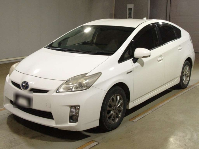 TOYOTA PRIUS — фото