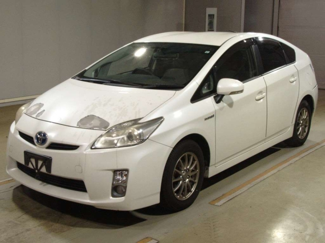 TOYOTA PRIUS — фото