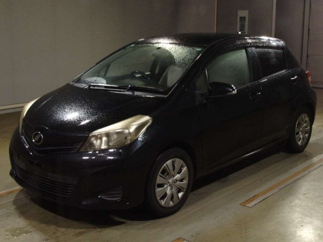 TOYOTA VITZ — фото