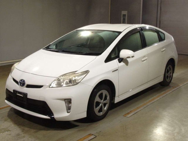 TOYOTA PRIUS — фото