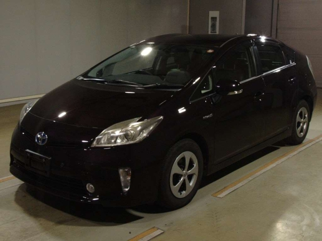 TOYOTA PRIUS — фото
