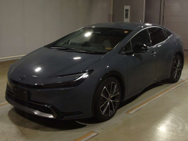 TOYOTA PRIUS — фото