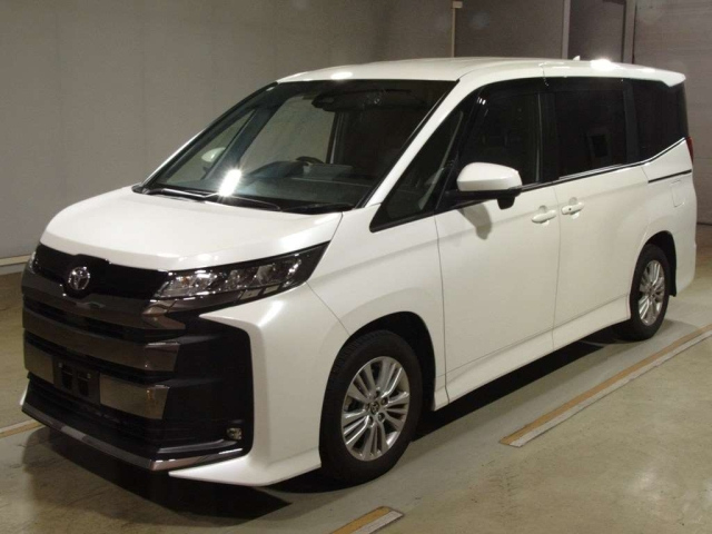 TOYOTA NOAH — фото