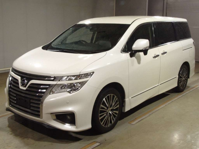 NISSAN ELGRAND — фото