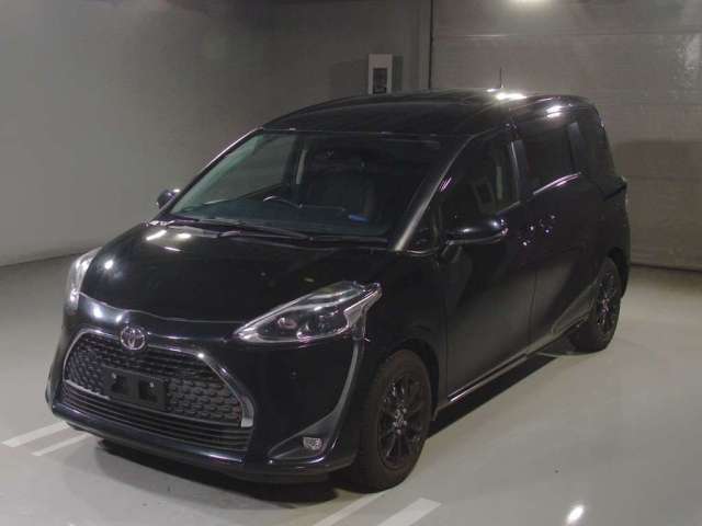 TOYOTA SIENTA — фото